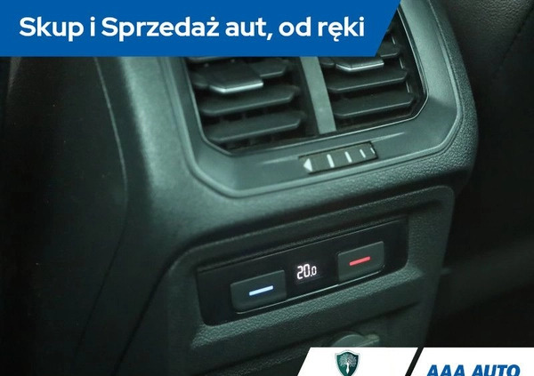 Volkswagen Tiguan cena 130000 przebieg: 59446, rok produkcji 2017 z Gozdnica małe 352
